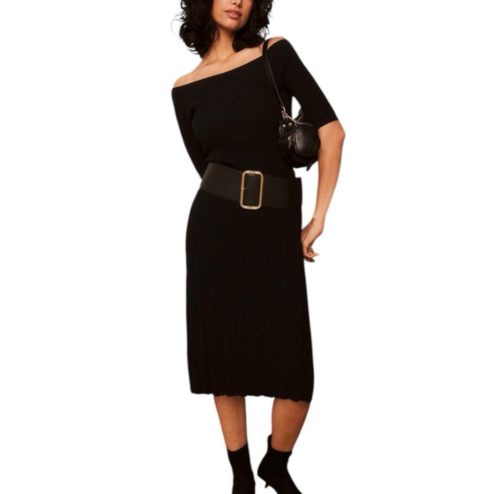 🆕RW & Co Off-The-Shoulder Fitted Ribbed Dress